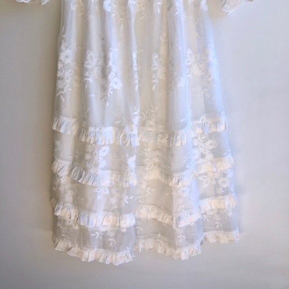 V. Chapman Magnolia White Lace Maxi Dress - 4 - Picture 7 of 13